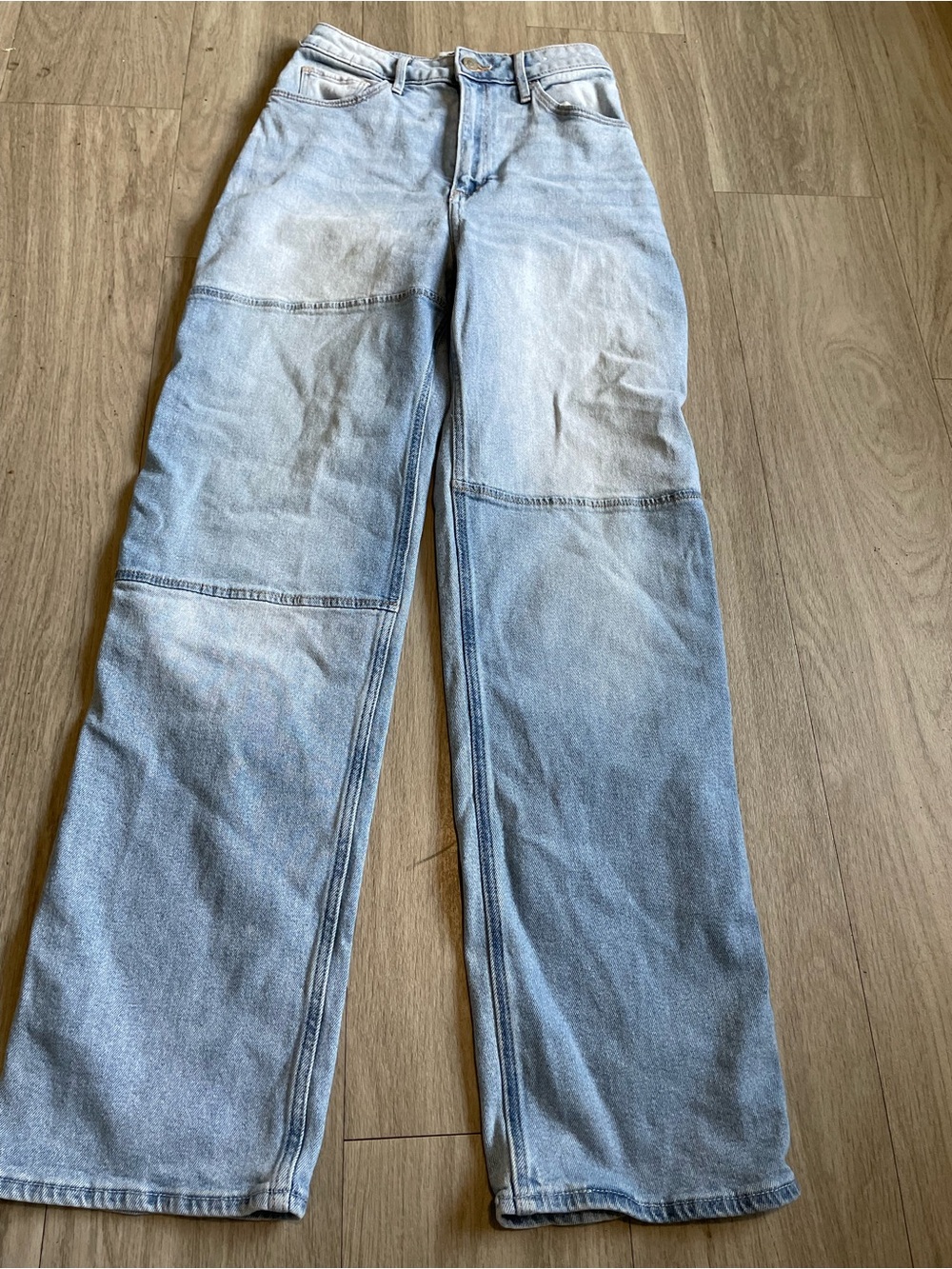 Hollister Women's Straight Leg Jeans in Light Blue Wash